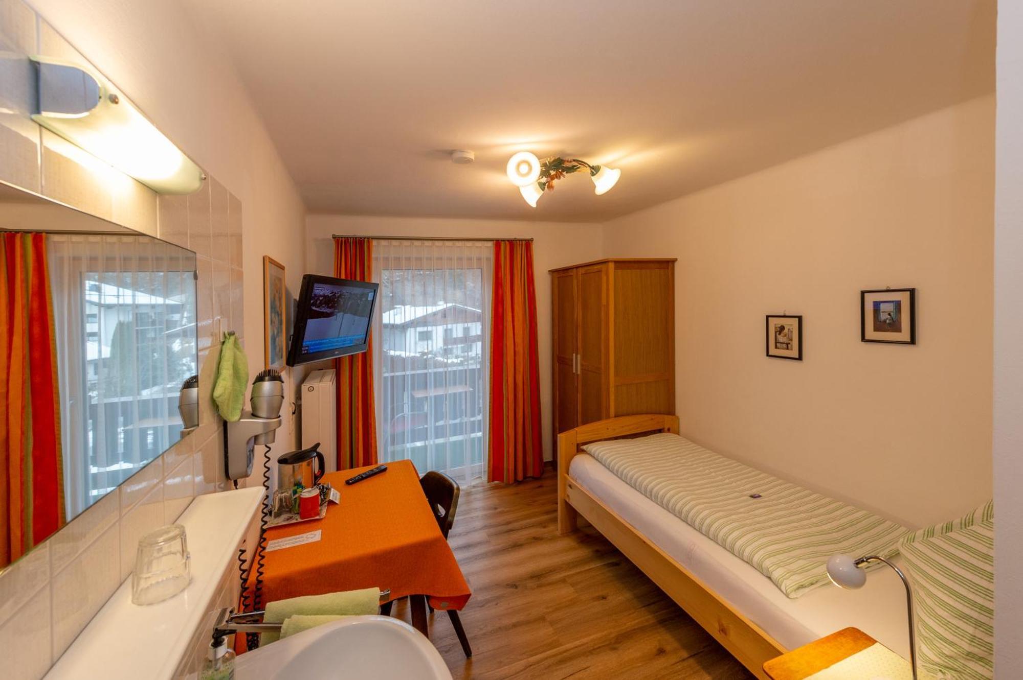 Gaestehaus Haffner Zell am See Exterior photo