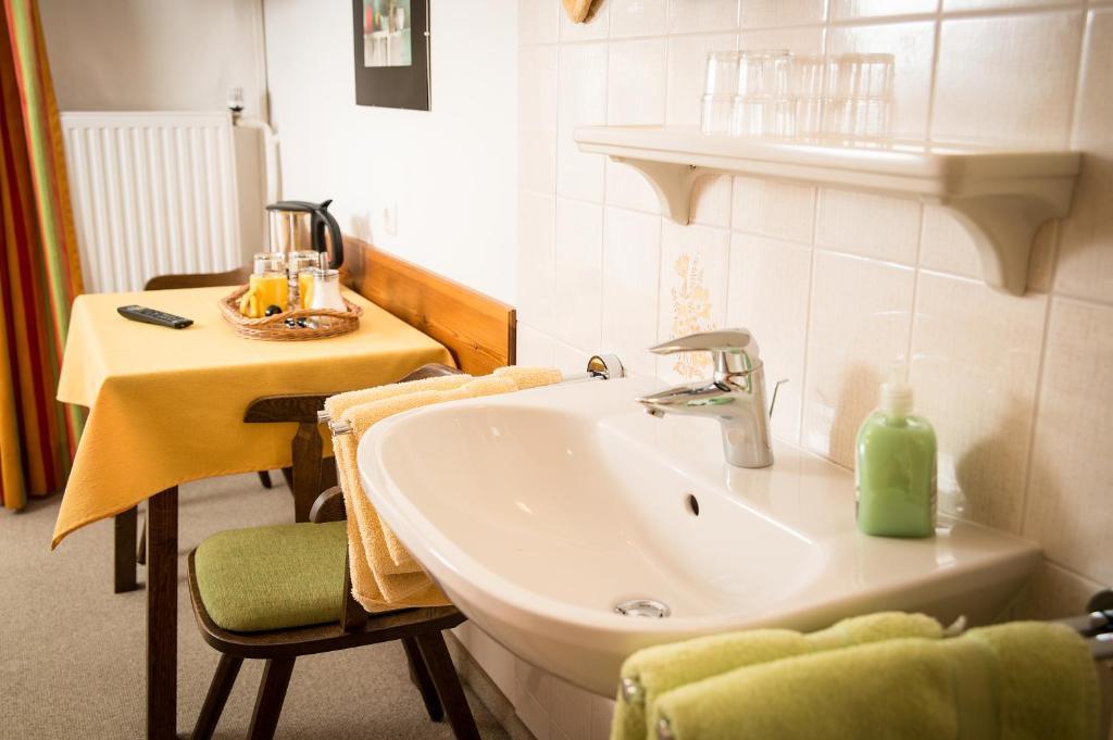 Gaestehaus Haffner Zell am See Room photo