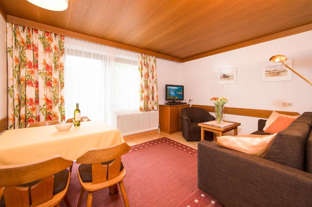 Gaestehaus Haffner Zell am See Room photo