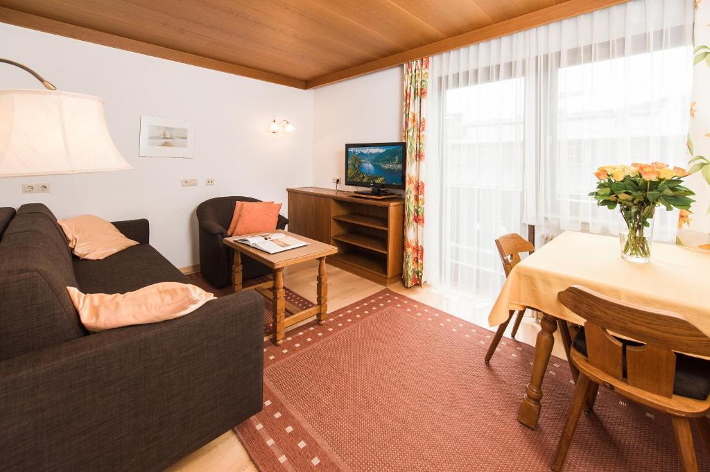 Gaestehaus Haffner Zell am See Room photo